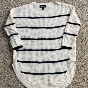 Express Women’s 3/4 sleeve Sweater XS
